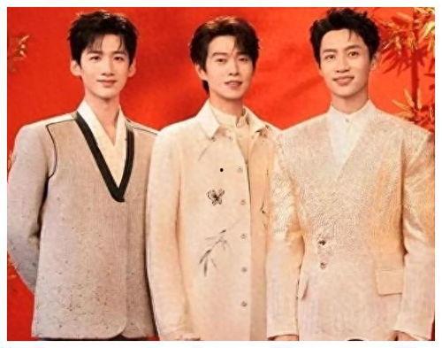 娱乐吃瓜博主起名字,跟随吃瓜博主探寻明星幕后故事  第3张 娱乐吃瓜博主起名字,跟随吃瓜博主探寻明星幕后故事  第3张