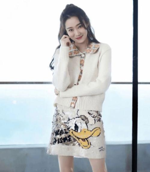 娱乐吃瓜酱服饰图片高清,揭秘娱乐吃瓜酱服饰的吸睛魅力  第2张 娱乐吃瓜酱服饰图片高清,揭秘娱乐吃瓜酱服饰的吸睛魅力  第2张