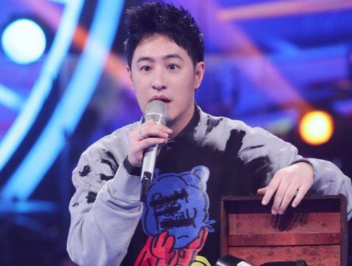 娱乐圈爆料男明星恋情,当红男星恋情曝光,神秘女友身份引热议!  第1张 娱乐圈爆料男明星恋情,当红男星恋情曝光,神秘女友身份引热议!  第1张